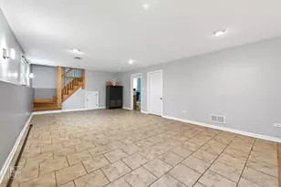 9405 S 69th Ct, Oak Lawn, IL 60453 - Photo 12