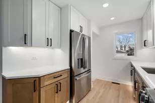 5423 N Moody Ave, Chicago, IL 60630 - Photo 8
