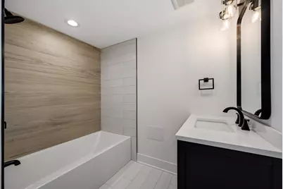 5423 N Moody Avenue, Chicago, IL 60630 - Photo 18