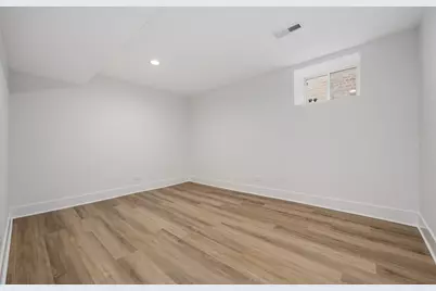 5423 N Moody Avenue, Chicago, IL 60630 - Photo 16