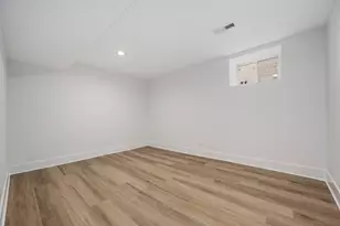 5423 N Moody Ave, Chicago, IL 60630 - Photo 16