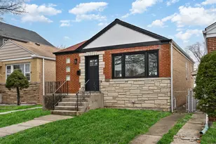 5423 N Moody Ave, Chicago, IL 60630 - Photo 1
