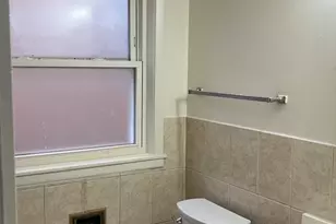 9010 Bronx Ave, Skokie, IL 60077 - Photo 8