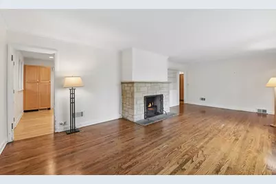 1736 Keeney Street, Evanston, IL 60202 - Photo 4