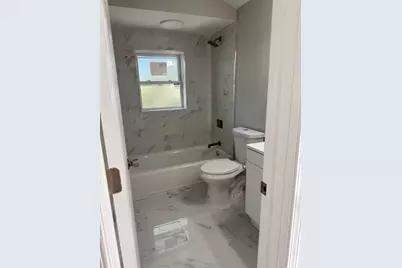 [Address not provided], Chicago, IL 60617 - Photo 4