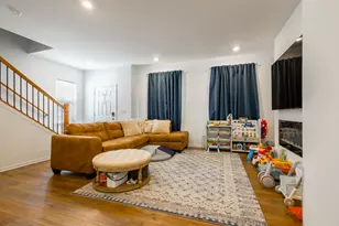 1300 Kentwood Dr, Hampshire, IL 60140 - Photo 10