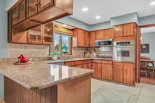 21570 W Eldor Ave, Grayslake, IL 60030 - Photo 12