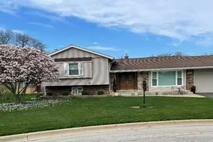 462 Mulberry Ln, Wood Dale, IL 60191 - Photo 1