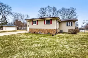 1413 Weyers Ct, Schaumburg, IL 60193 - Photo 2