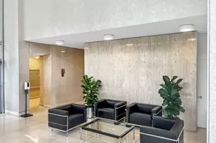 70 W Burton Pl, Chicago, IL 60610 - Photo 4