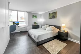 70 W Burton Pl, Chicago, IL 60610 - Photo 18