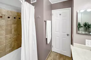 70 W Burton Pl, Chicago, IL 60610 - Photo 24