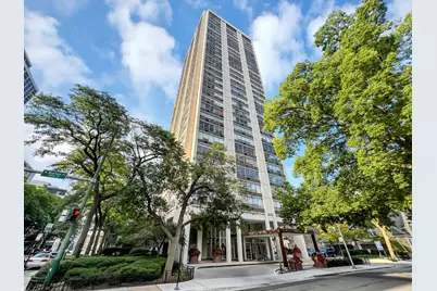 70 W Burton Place #301F, Chicago, IL 60610 - Photo 2