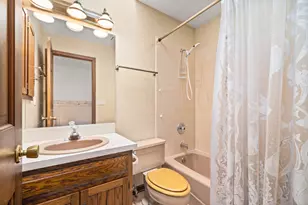 7 Douglas Dr, Sugar Grove, IL 60554 - Photo 26