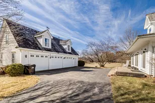 3 Eagle Pointe Dr, Barrington Hills, IL 60010 - Photo 2