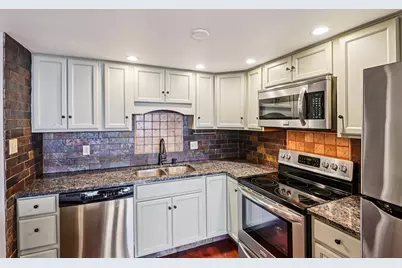 2015 S Finley Road #1110, Lombard, IL 60148 - Photo 10