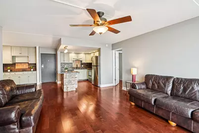 2015 S Finley Road #1110, Lombard, IL 60148 - Photo 6