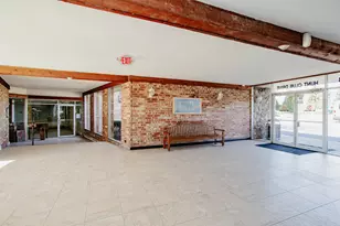 1101 S Hunt Club Dr, Mount Prospect, IL 60056 - Photo 4