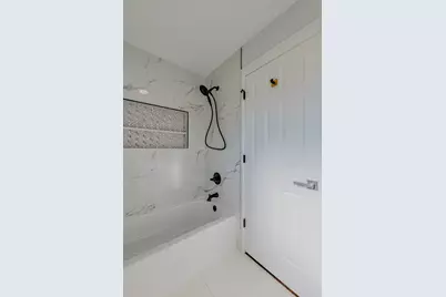 380 Ventura Club Drive, Roselle, IL 60172 - Photo 22