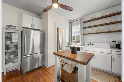 659 W Downer Place, Aurora, IL 60506 - Photo 12