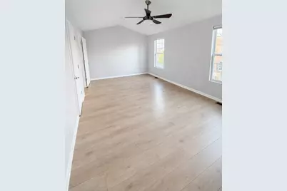 2303 Neubauer Circle, Lindenhurst, IL 60046 - Photo 12