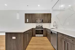 2924 W Medill Ave, Chicago, IL 60647 - Photo 2