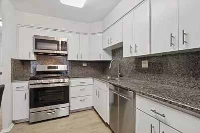 1230 Park Avenue W #213, Highland Park, IL 60035 - Photo 4