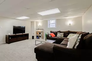 400 Country Ln, Streamwood, IL 60107 - Photo 10