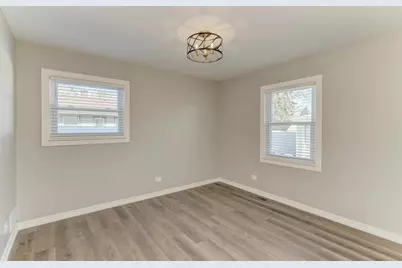 935 Elmwood Lane, Elk Grove Village, IL 60007 - Photo 10