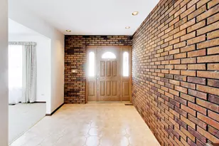 285 Loveland Dr, Glendale Heights, IL 60139 - Photo 4