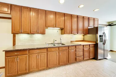 285 Loveland Drive, Glendale Heights, IL 60139 - Photo 6