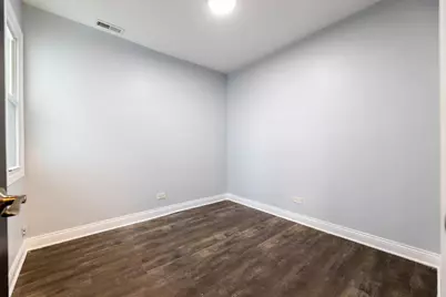 6833 S Champlain Avenue #2, Chicago, IL 60637 - Photo 4