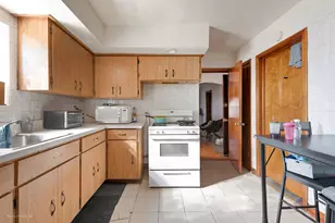 7847 S Maryland Ave, Chicago, IL 60619 - Photo 12