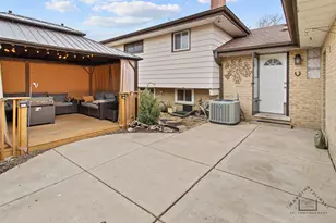 510 Florian Dr, Des Plaines, IL 60016 - Photo 16