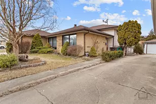 510 Florian Dr, Des Plaines, IL 60016 - Photo 2
