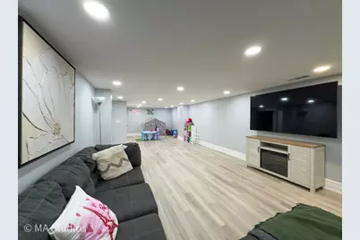 9017 Major Avenue, Morton Grove, IL 60053 - Photo 40