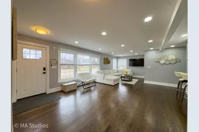 9017 Major Avenue, Morton Grove, IL 60053 - Photo 16