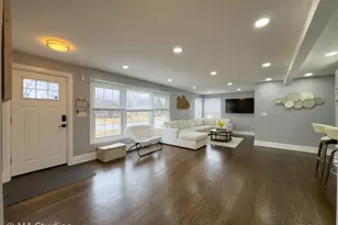 9017 Major Ave, Morton Grove, IL 60053 - Photo 16