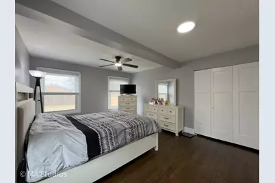 9017 Major Avenue, Morton Grove, IL 60053 - Photo 24