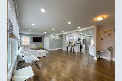 9017 Major Avenue, Morton Grove, IL 60053 - Photo 2