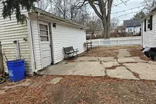 403 N Day Ave, Rockford, IL 61101 - Photo 6