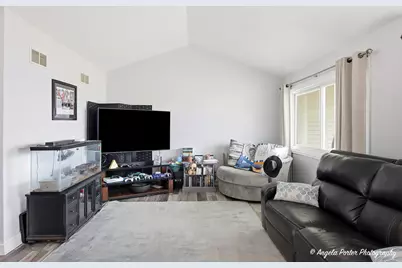 25423 W Highwoods Drive, Antioch, IL 60002 - Photo 12