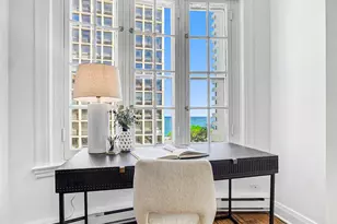 70 E Scott St, Chicago, IL 60610 - Photo 12
