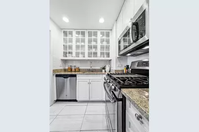 70 E Scott Street #605, Chicago, IL 60610 - Photo 14