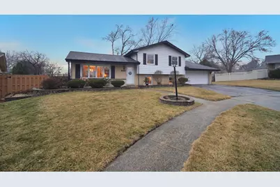 10456 S Stowe Court, Palos Hills, IL 60465 - Photo 2