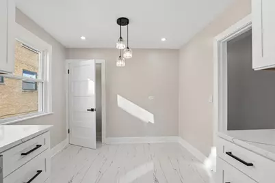 5547 N California Avenue, Chicago, IL 60625 - Photo 12