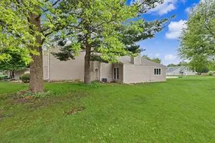 2014 Blackthorn Dr, Champaign, IL 61821 - Photo 28
