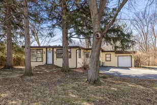 128 Harding Ct, Glen Ellyn, IL 60137 - Photo 1