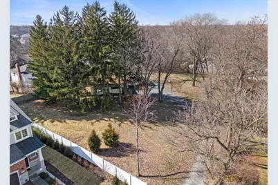 128 Harding Court, Glen Ellyn, IL 60137 - Photo 8