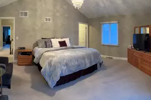 1810 Golf View Dr, Bartlett, IL 60103 - Photo 18